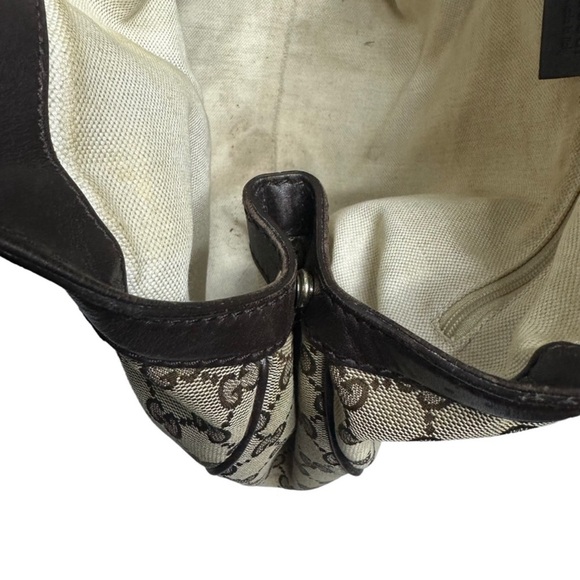 Gucci Medium Sukey Handbag - Picture 6 of 9